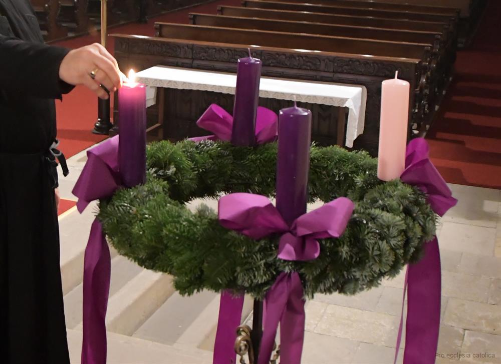 Kostelní svíce na adventní věnec 4ks fialové 60x200
