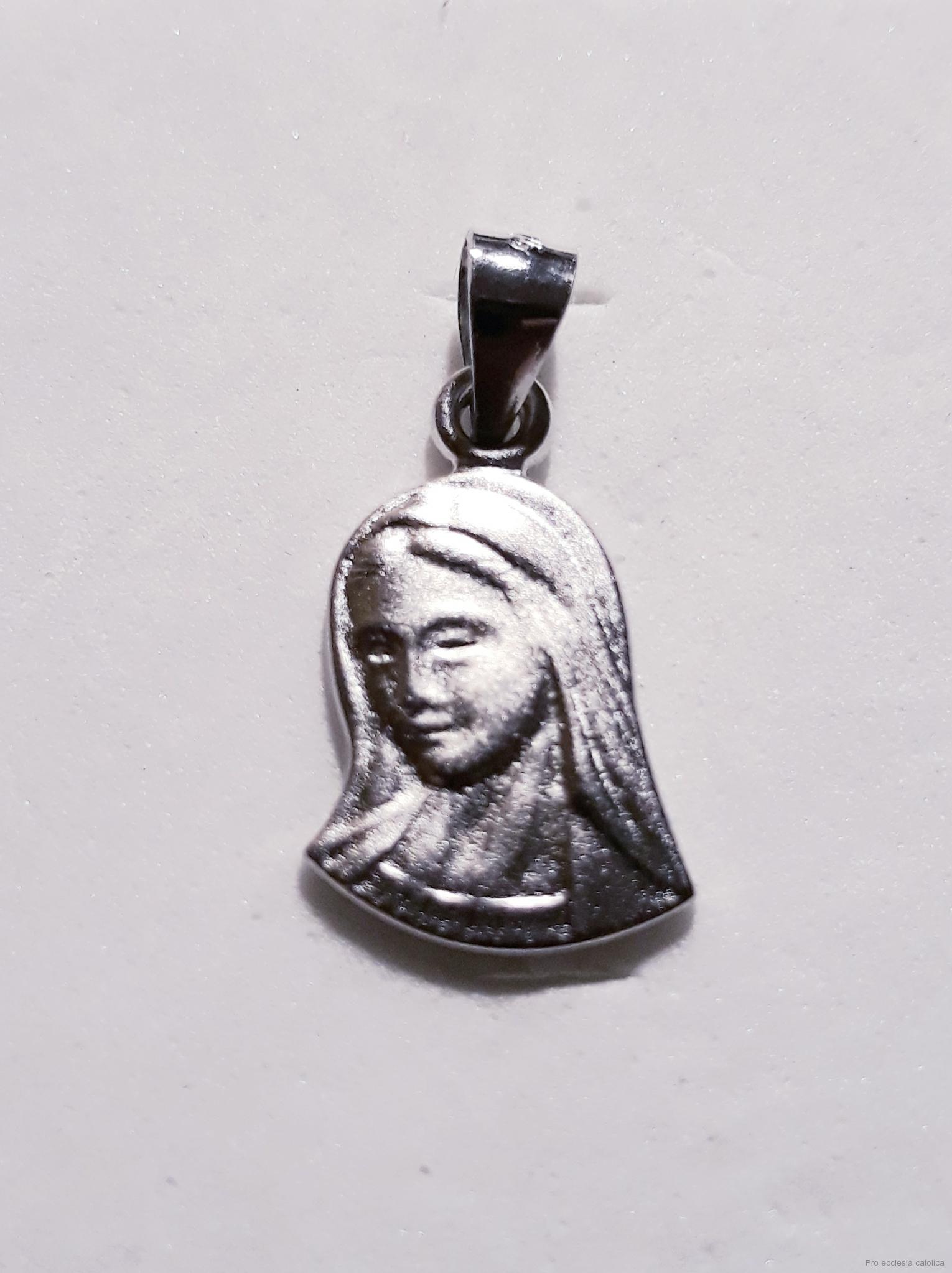 Stříbrná medailka Panny Marie