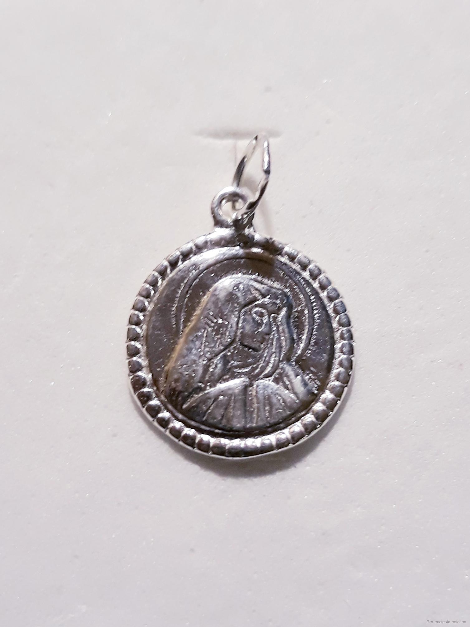 Stříbrná medailka Panny Marie