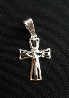 Křížek stříbrný prořízlý s Kristem
