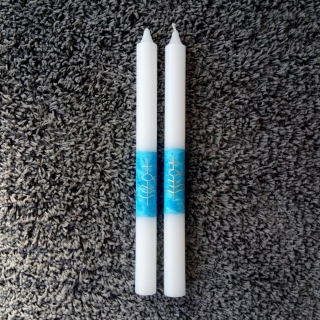 Křestní svíčka dlouhá "ryba" na modrém podkladu