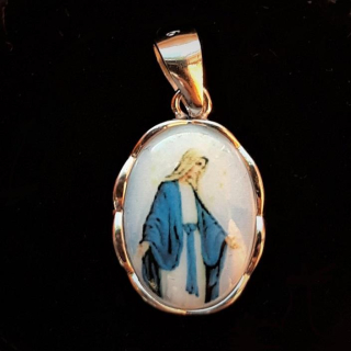 Barevná stříbrný medailka Panny Marie 