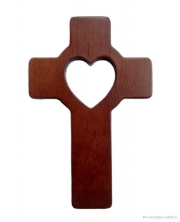 Dřevěný kříž se srdcem