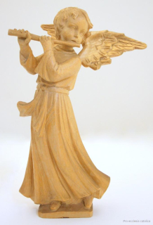 Anděl s flétnou (dřevořezba)