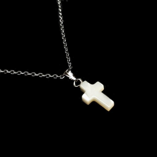 Křížek perleťový na řetízku