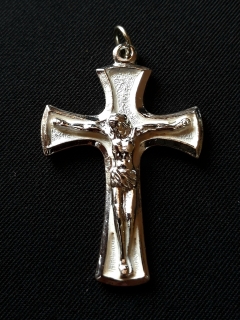 Křížek (bižuterie) 4 cm