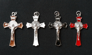 Benediktinský křížek (4,5 cm) barevný