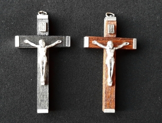 Křížek - dřevo kov (5,5 cm)